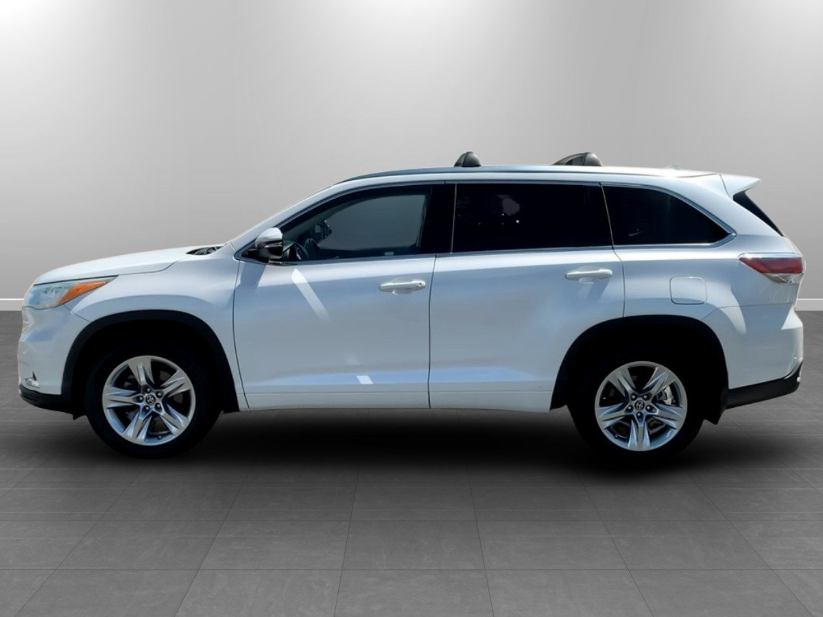 Used 2016 Toyota Highlander Limited AWD/4WD image 4
