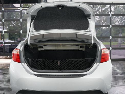 Used 2017 Toyota Corolla SE FWD image 12