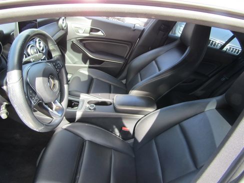 Used 2019 Mercedes-Benz CLA 250 image 10