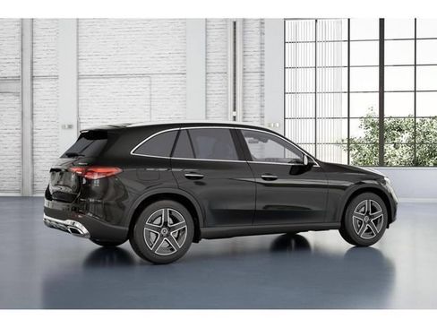 Used 2026 Mercedes-Benz GLC 300 4MATIC image 19