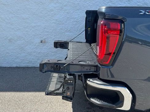 Used 2022 GMC Sierra 1500 SLT AWD/4WD image 8