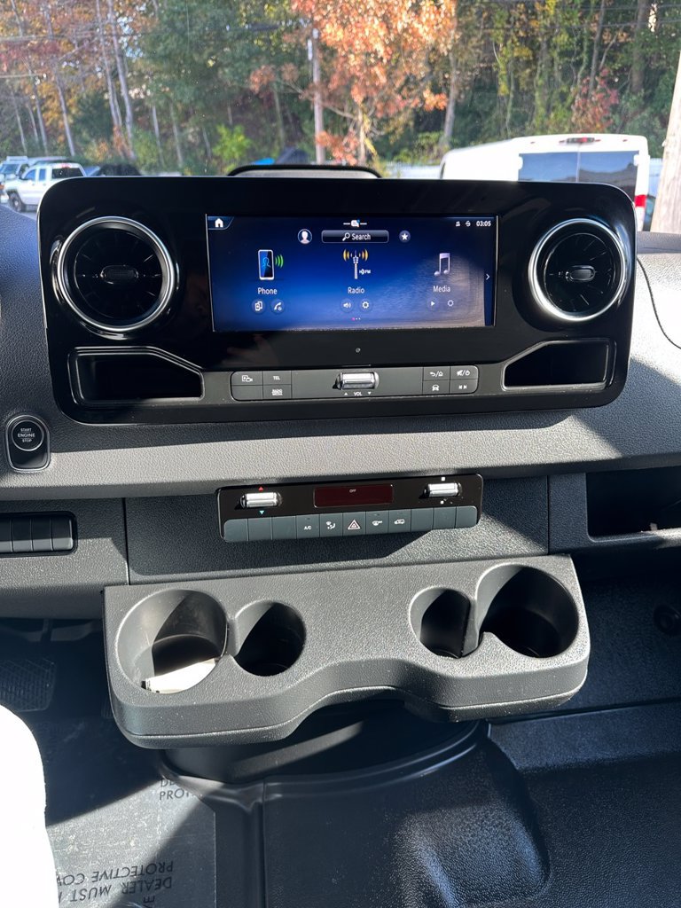 Used 2025 Mercedes-Benz Sprinter 2500 image 17