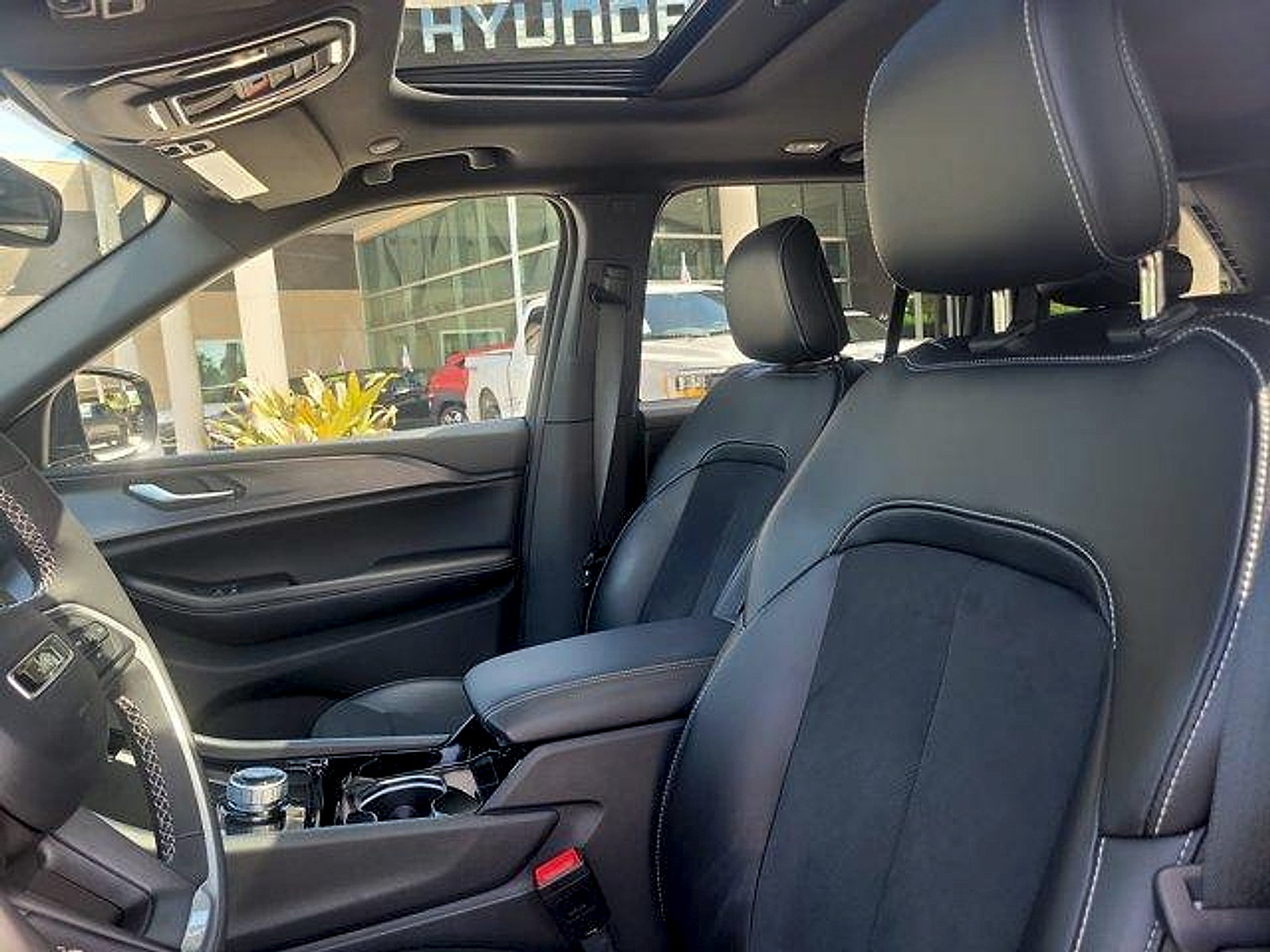 Used 2023 Jeep Grand Cherokee Altitude RWD image 20