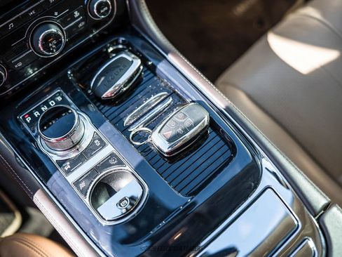 Used 2012 Jaguar XJ image 60