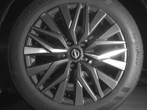 Used 2025 Nissan Altima 2.5 SV image 14