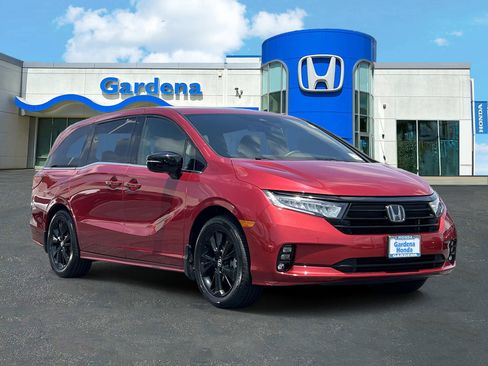 Certified 2024 Honda Odyssey Sport image 4