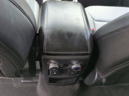 Used 2021 Ford Explorer XLT w/ Equipment Group 202A RWD image 37