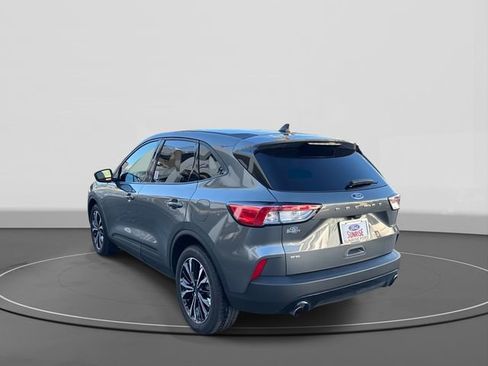 Used 2022 Ford Escape SE w/ SE Sport Appearance Package image 7