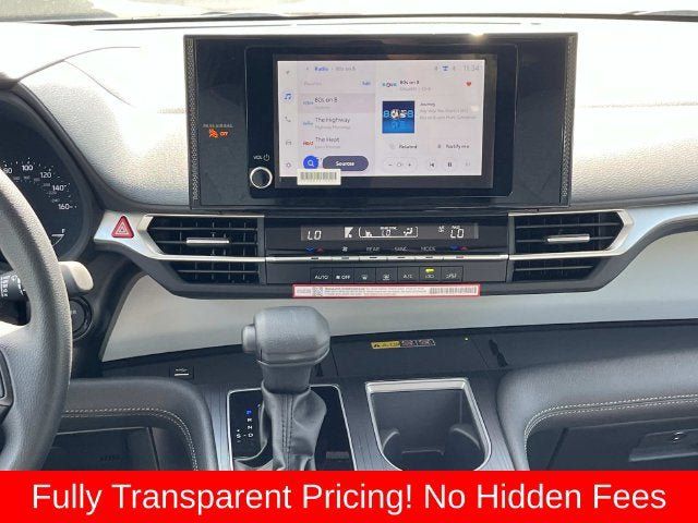 Used 2026 Toyota Sienna LE FWD image 15