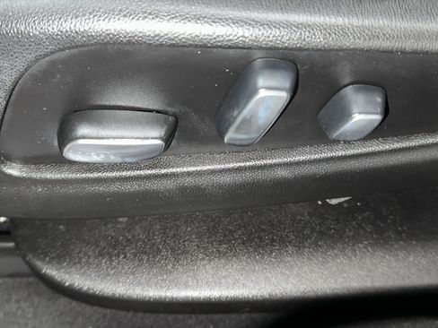 Used 2017 Cadillac XT5 Luxury image 23