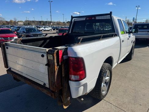 Used 2019 RAM 1500 Classic SLT AWD/4WD image 5