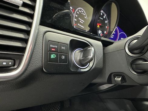 Used 2022 Porsche Cayenne Platinum Edition image 20