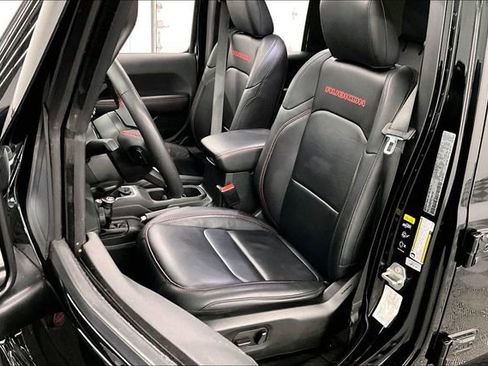 Used 2024 Jeep Wrangler Unlimited Rubicon AWD/4WD image 23
