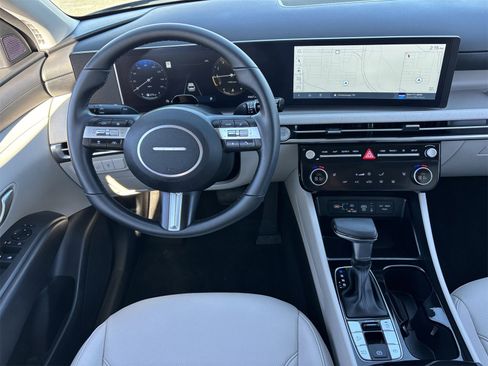 Used 2025 Hyundai Tucson SEL image 3