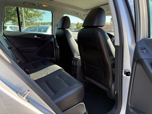 Used 2017 Volkswagen Tiguan Sport image 15