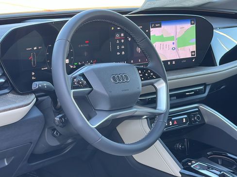 New 2025 Audi Q5 Premium image 11