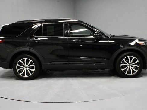 Used 2022 Ford Explorer ST-Line w/ Class IV Trailer Tow Package AWD/4WD image 12