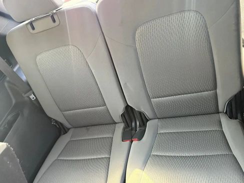 Used 2017 Hyundai Santa Fe SE image 13