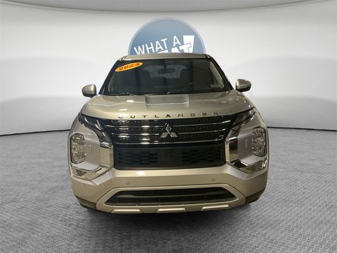 Used 2024 Mitsubishi Outlander SE image 9