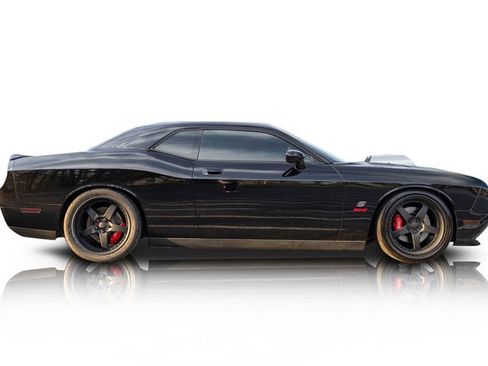 Used 2009 Dodge Challenger SRT8 w/ SRT Option Group II image 2