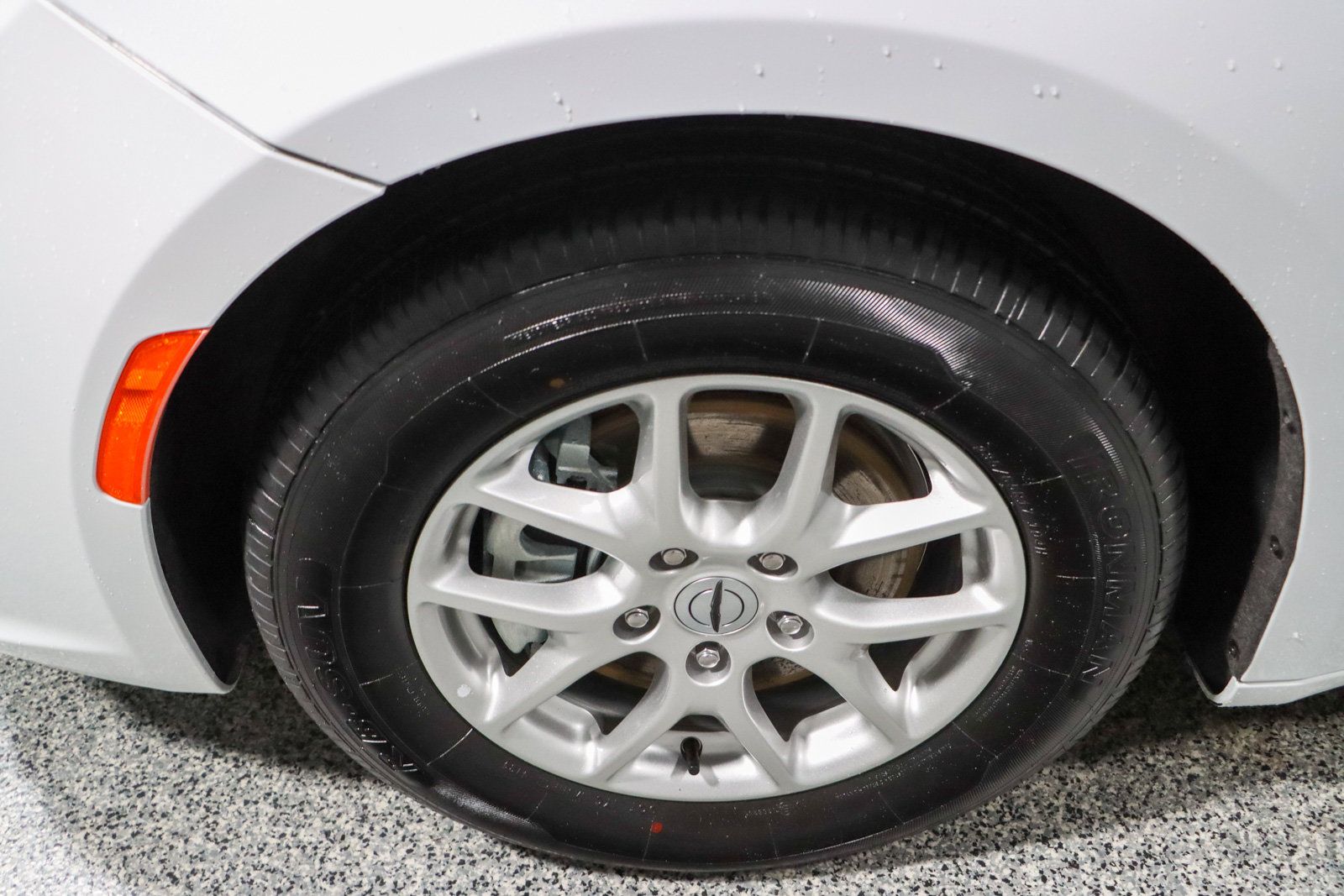 Used 2023 Chrysler Pacifica Touring-L FWD image 11