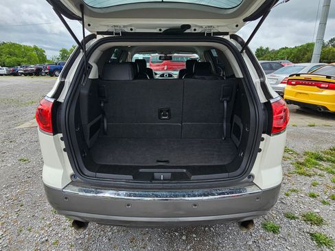 Used 2010 Buick Enclave CXL FWD image 7