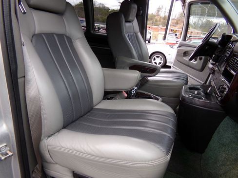 Used 2013 GMC Savana 2500 Extended image 38