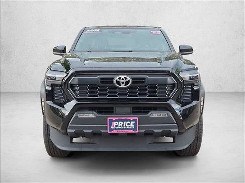 Used 2025 Toyota Tacoma TRD Off-Road AWD/4WD image 2