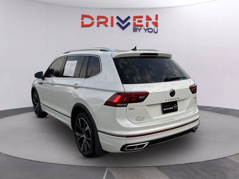 Used 2022 Volkswagen Tiguan SEL R-Line AWD/4WD image 5