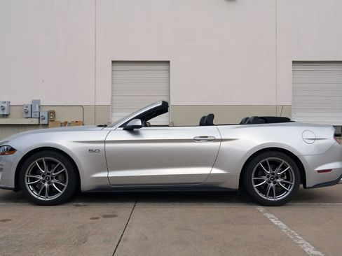 Used 2018 Ford Mustang GT Premium w/ Equipment Group 401A RWD image 14