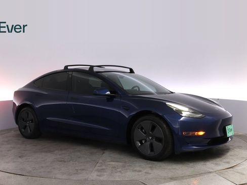 Used 2023 Tesla Model 3 Standard Range RWD image 14