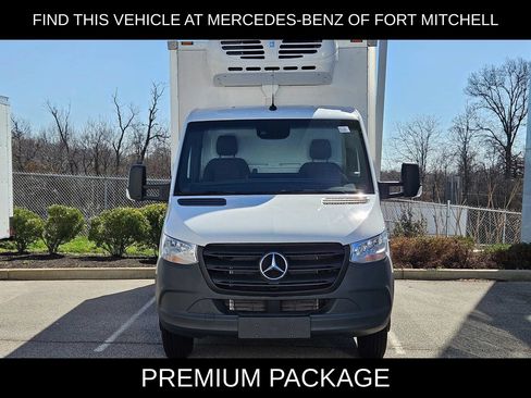Used 2023 Mercedes-Benz Sprinter 3500 image 2