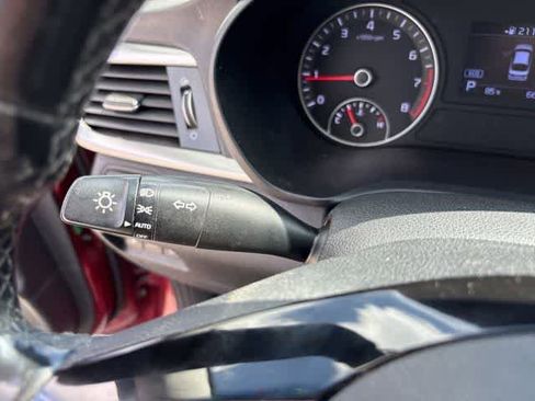 Used 2020 Kia Optima SE FWD image 16