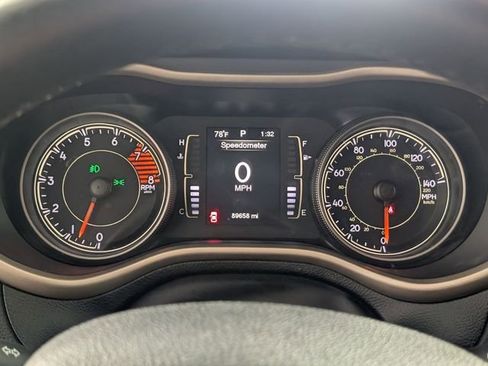 Used 2016 Jeep Cherokee Latitude w/ Comfort & Sound Group image 17