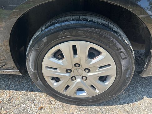 Used 2019 Dodge Grand Caravan SE w/ UConnect Hands-Free Group FWD image 23