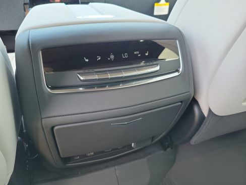 New 2026 Cadillac Escalade ESV Platinum Sport w/ LPO, ONYX Package image 16