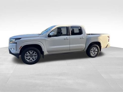 Used 2023 Nissan Frontier SV w/ SV Convenience Package image 2