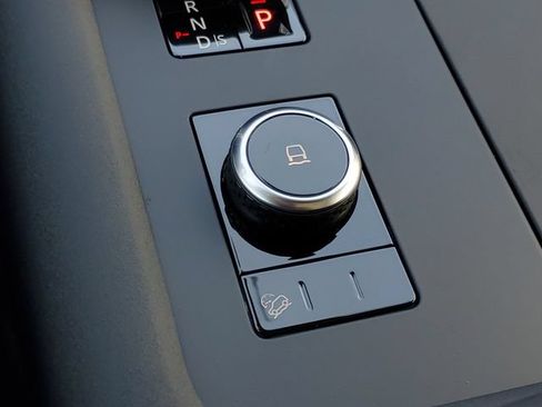 New 2026 Land Rover Discovery S AWD/4WD image 34