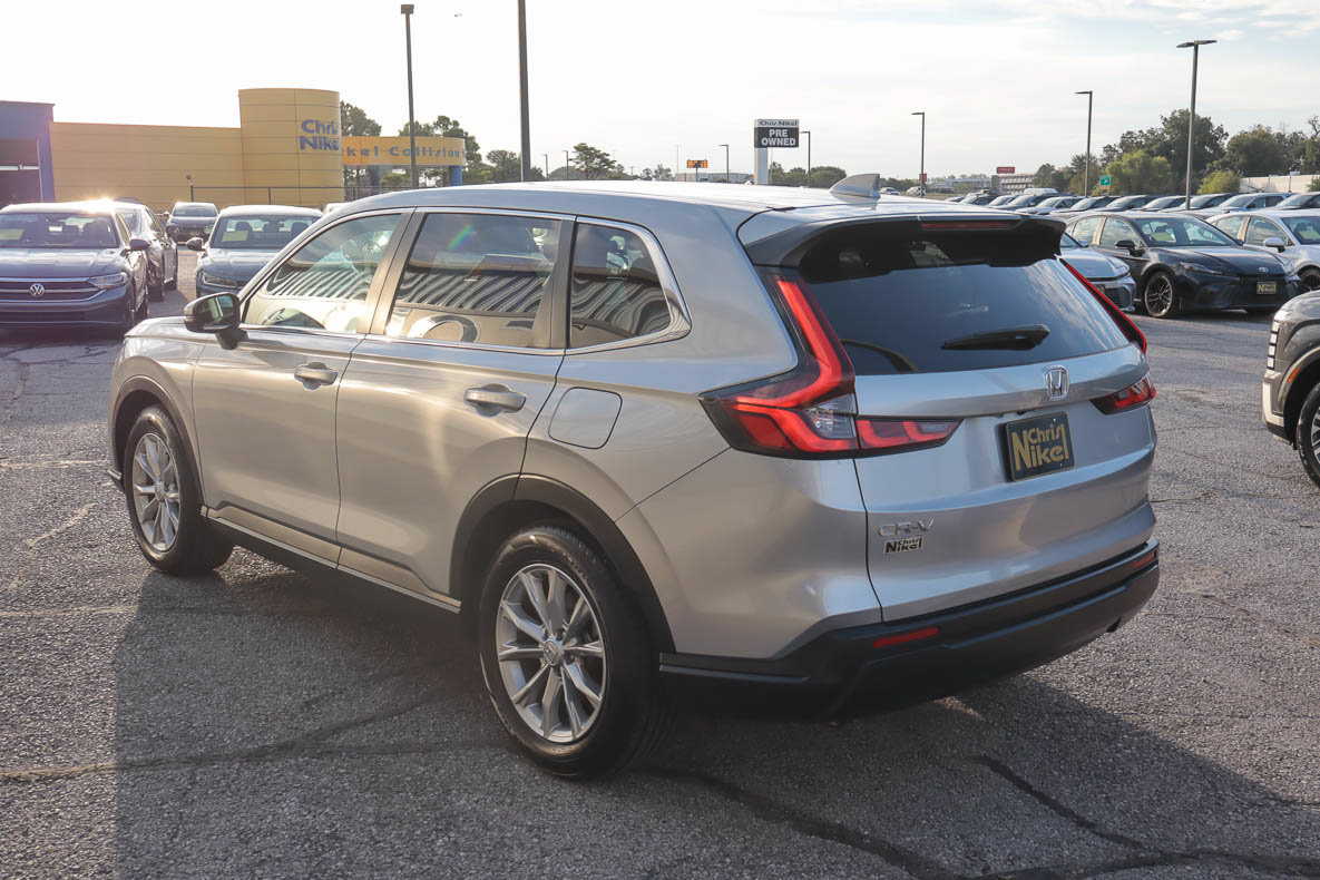 Used 2025 Honda CR-V EX image 4