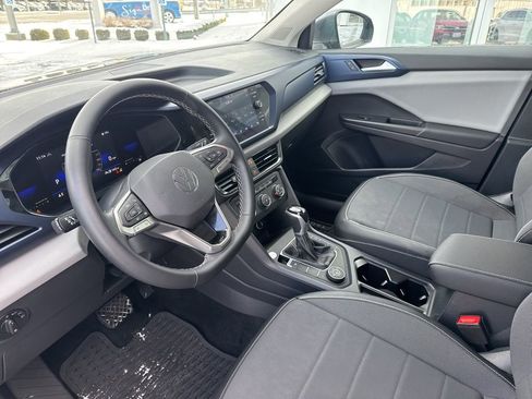 Used 2022 Volkswagen Taos SE image 10