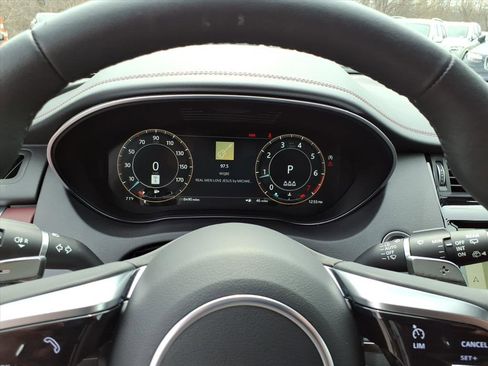 Certified 2024 Jaguar E-PACE R-Dynamic SE image 18