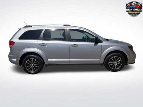 Used 2017 Dodge Journey SE w/ Flexible Seating Group FWD image 7