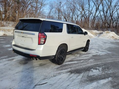 Used 2023 Chevrolet Suburban High Country image 39