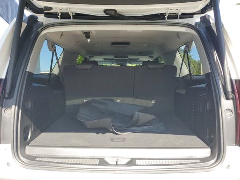 Used 2020 Chevrolet Suburban Premier image 10