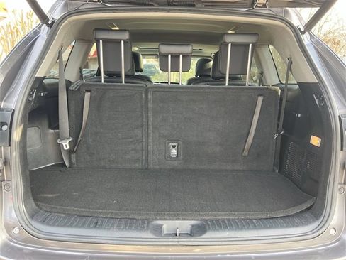 Used 2017 Toyota Highlander XLE image 24