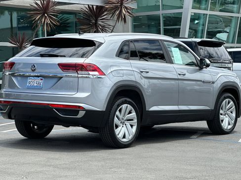 Used 2023 Volkswagen Atlas Cross Sport SE FWD image 4