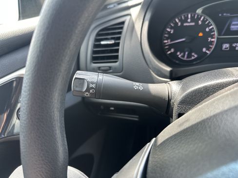 Used 2014 Nissan Altima 2.5 S w/ Display Audio Package FWD image 23
