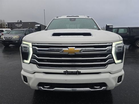 Used 2024 Chevrolet Silverado 3500 High Country image 9