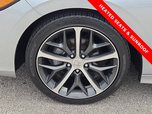 Used 2024 Honda Civic Touring image 7