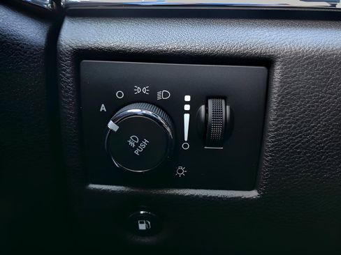 Used 2019 Jeep Grand Cherokee Summit image 12